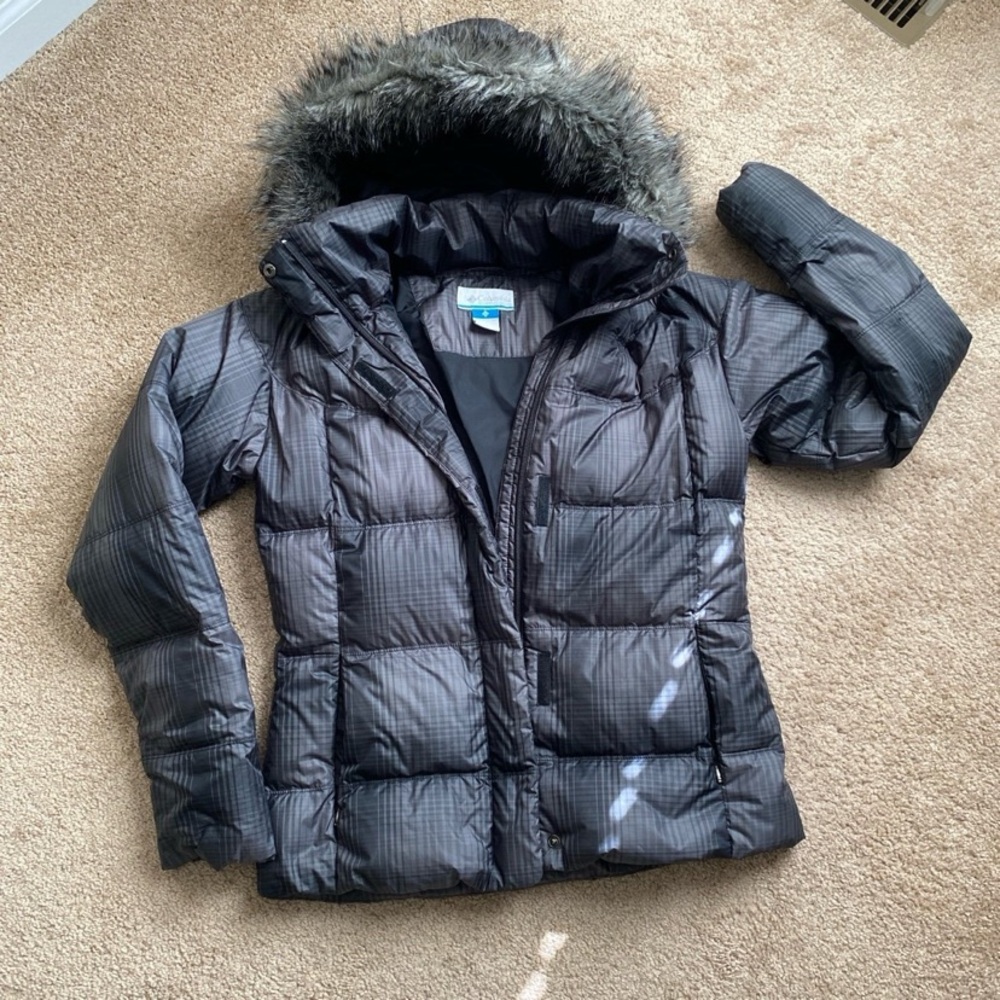 GUC Columbia winter puffer (down filling) grey plaid size MEDIUM